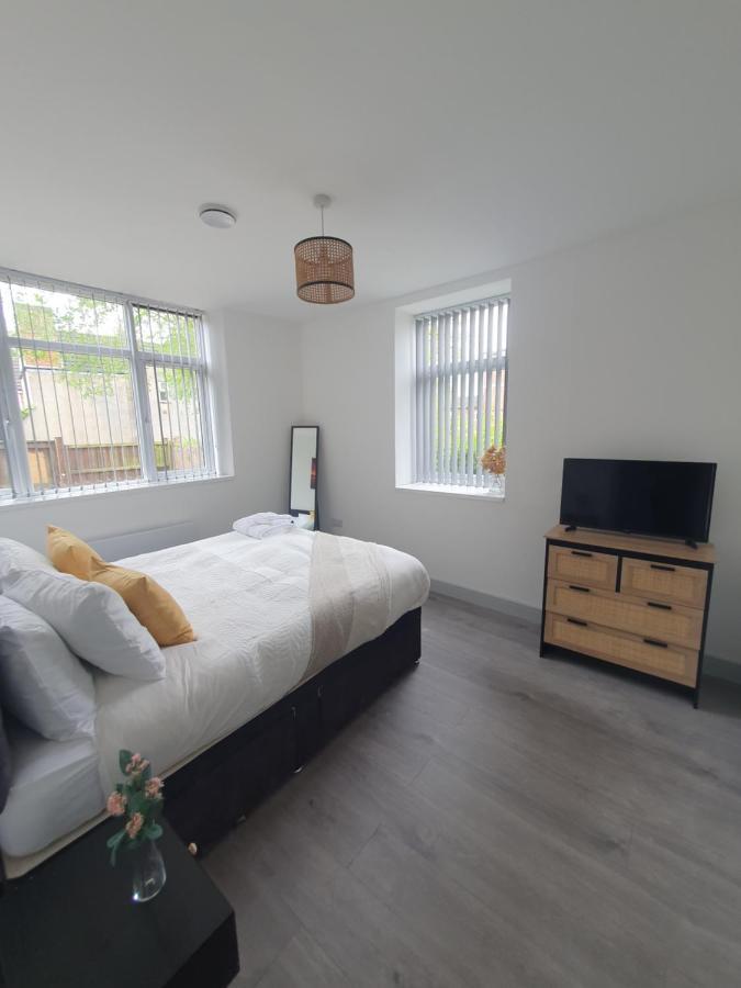 1 & 2 Bed Apartments - Desborough, Kettering, Wifi, Parking, Family Exterior foto