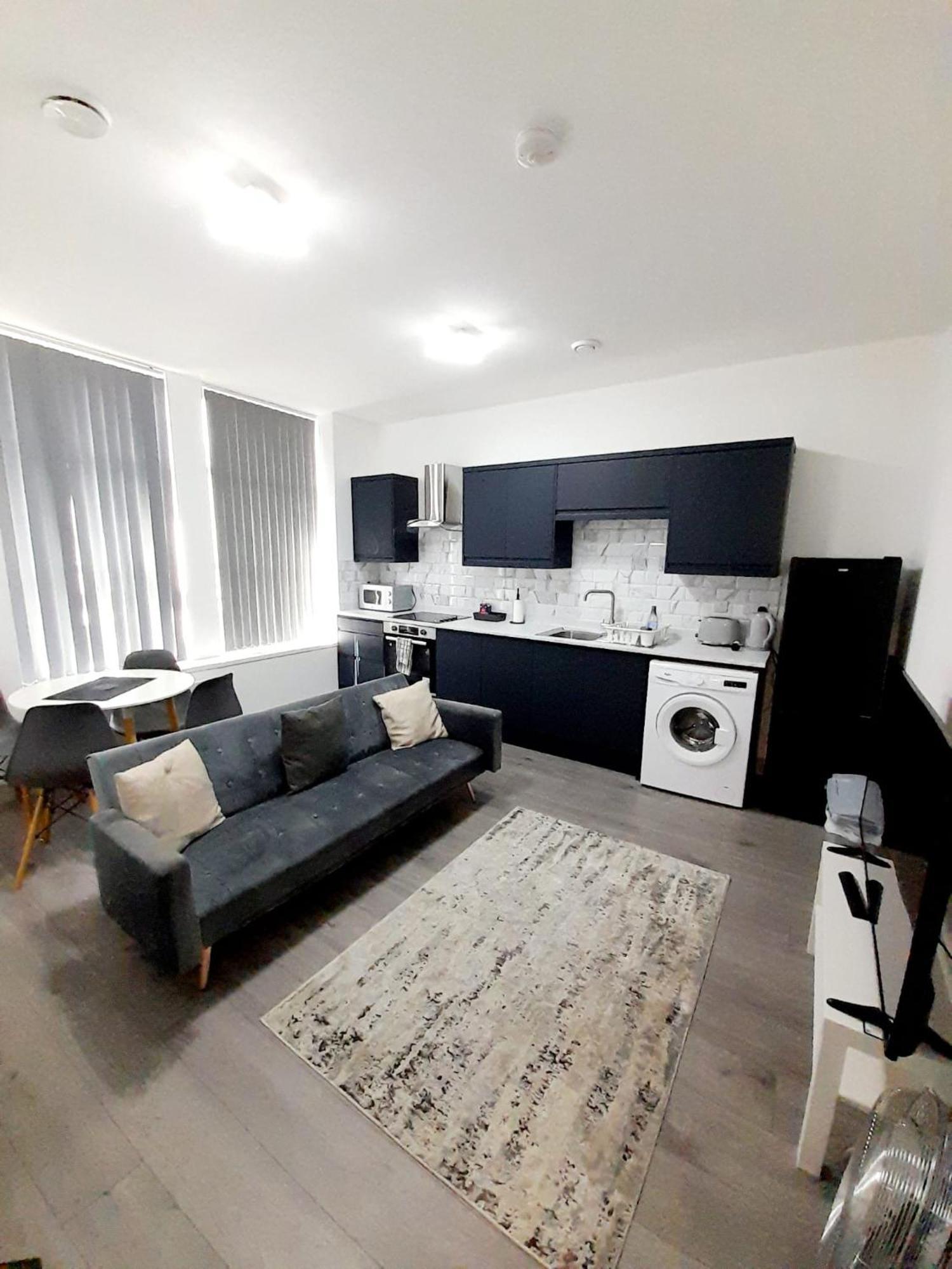 1 & 2 Bed Apartments - Desborough, Kettering, Wifi, Parking, Family Exterior foto