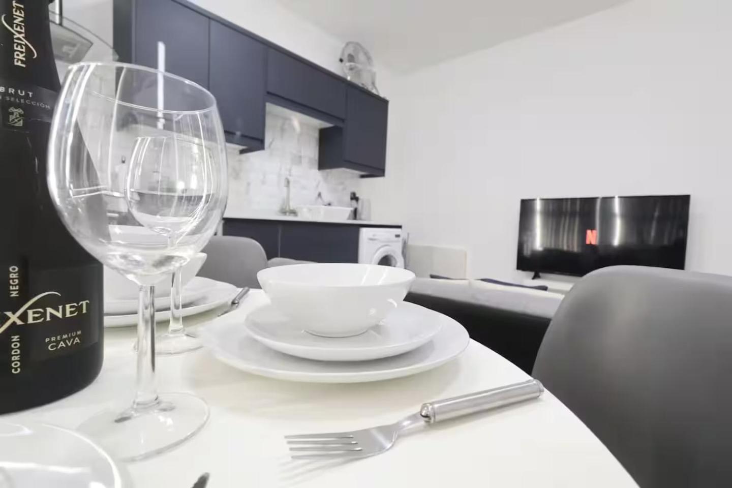 1 & 2 Bed Apartments - Desborough, Kettering, Wifi, Parking, Family Exterior foto